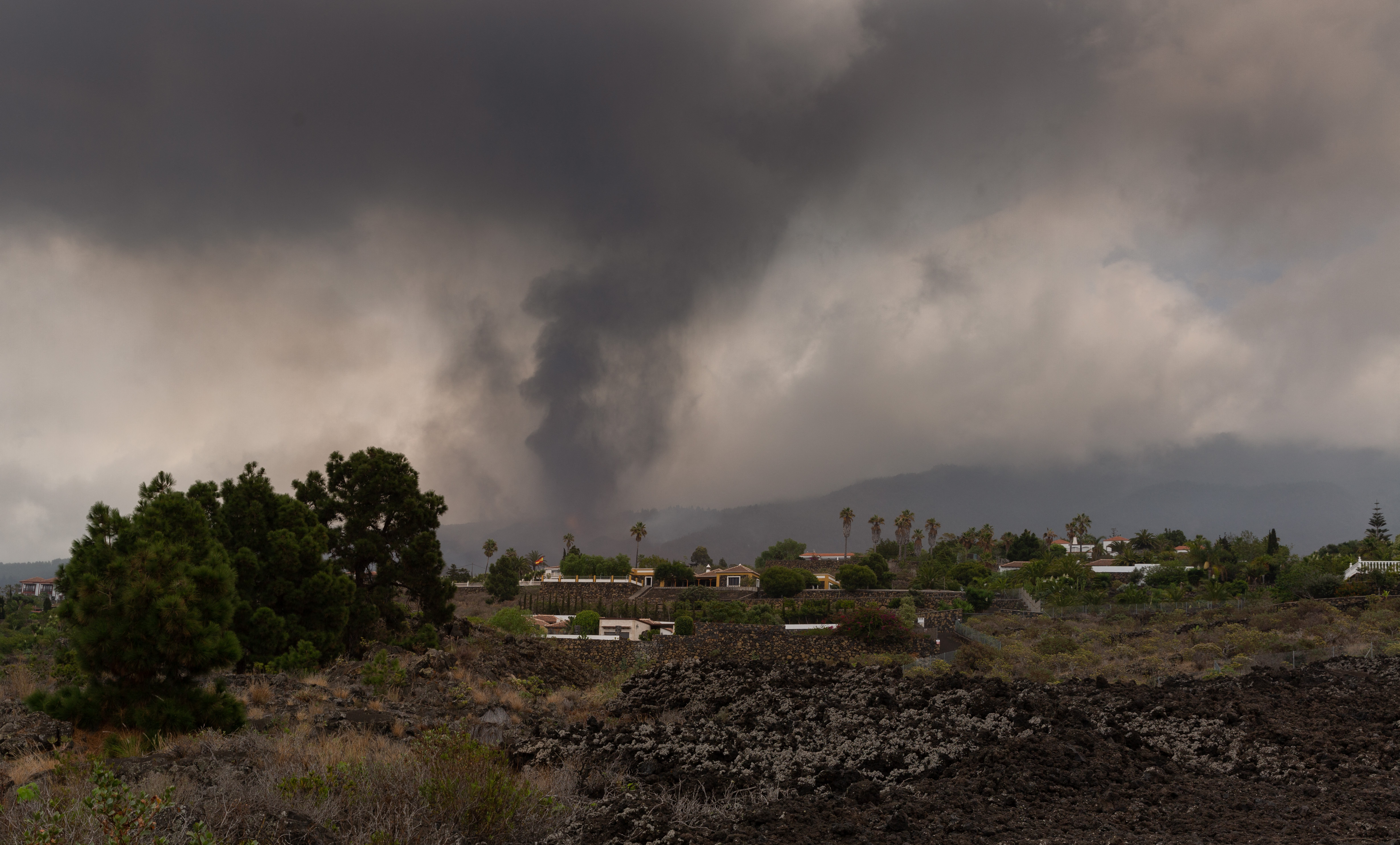 Volcán de Canarias destruyó ya 320 edificaciones y 153 hectáreas