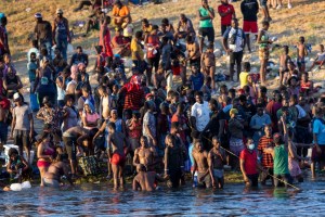 EEUU captó a 400 migrantes tras cruzar Río Grande; la mayoría venezolanos (Video)