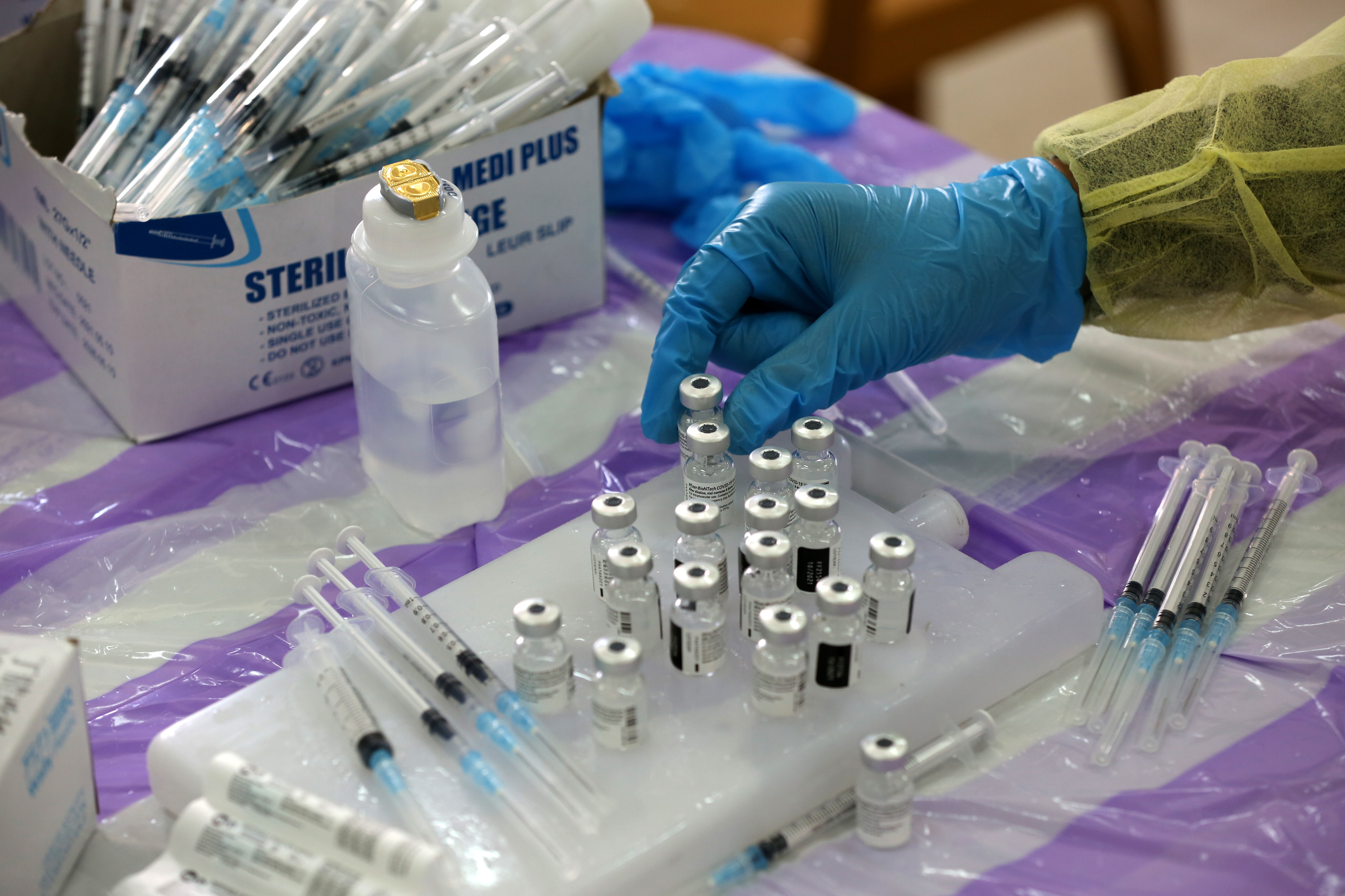 Cuáles son las siete vacunas avaladas por la OMS y cuáles están en lista de espera