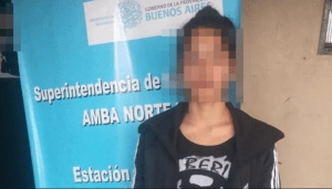 Dos hermanas y un niño asesinaron a un vecino a puñaladas por la espalda en Argentina