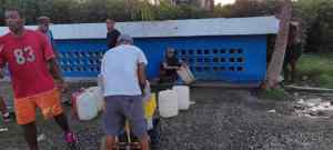Habitantes del casco colonial de La Guaira denuncian que el régimen los tiene “secos”