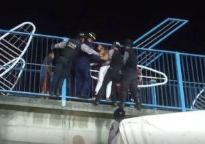 VIDEO: Así rescataron a una joven que intentó quitarse la vida en Barquisimeto