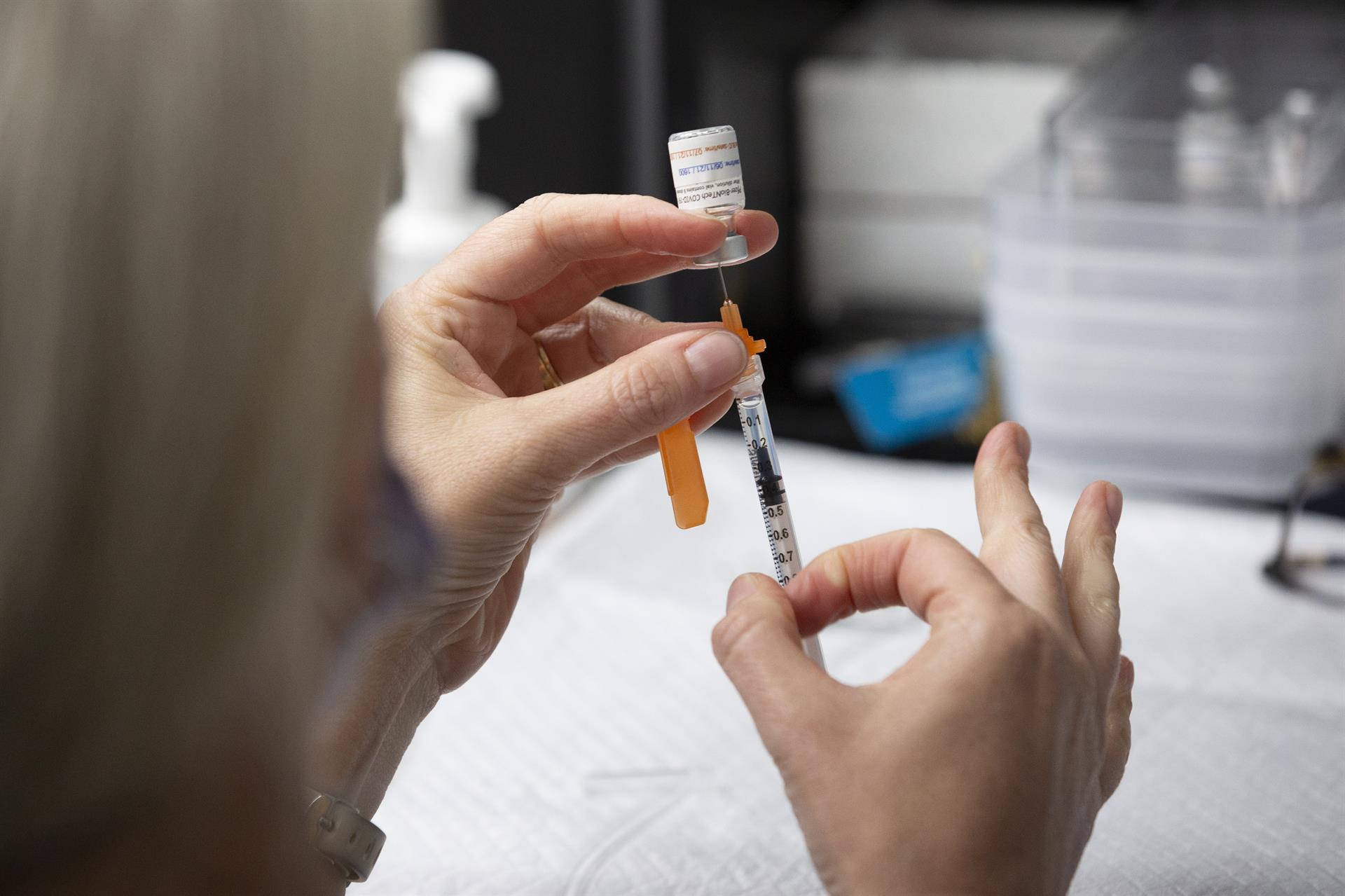 La Casa Blanca no descarta que vacuna de refuerzo sea aprobada en el futuro