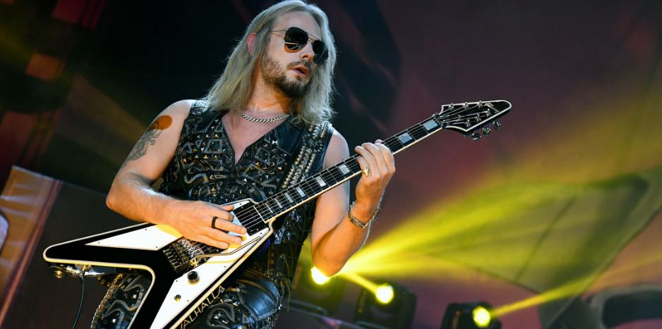 Guitarrista de Judas Priest casi muere en pleno show al sufrir una rotura de la aorta (Video)