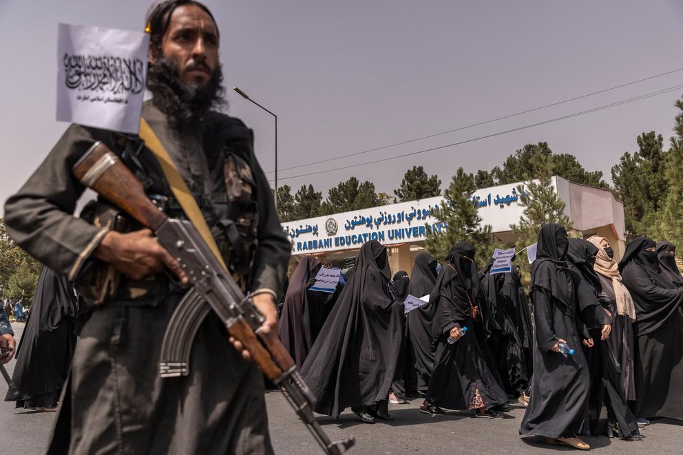 La verdadera razón por la que los talibanes reprimen a las mujeres