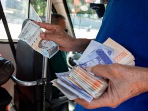 ¡Pulverizaron otra vez al bolívar! En 13 años el régimen chavista eliminó 14 ceros a la moneda nacional