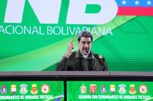 Eclipsado por el general Baduel, Maduro salió a calibrar el ánimo en unidades de la Fanb