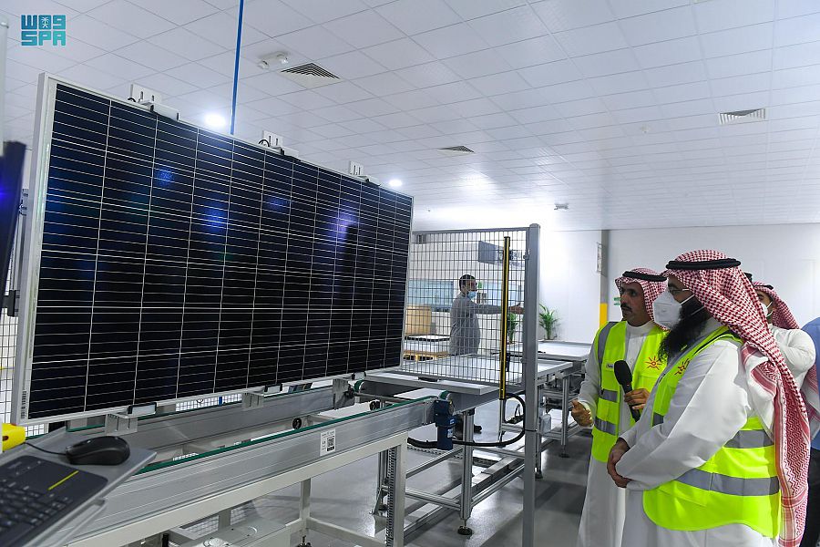 Inaugurada en Arabia Saudita la fábrica de paneles solares más grande del Medio Oriente