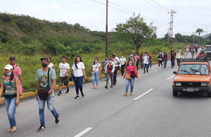 Paralización del transporte público obligó a barquisimetanos a realizar largas caminatas a sus destinos #1Nov (FOTOS)