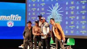 Salvador Pérez recibió el Premio Luis Aparicio 2021 por su destacada temporada en las grandes ligas (Fotos y video)