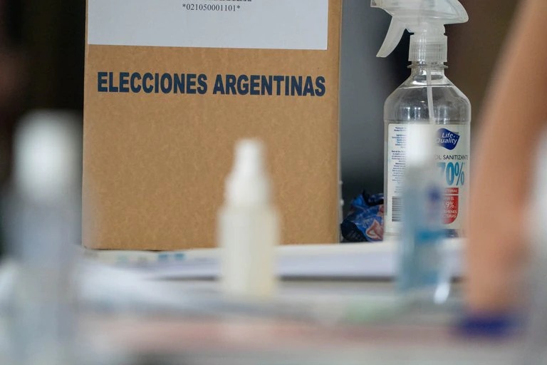 Oposición argentina gana comicios legislativos en los principales distritos