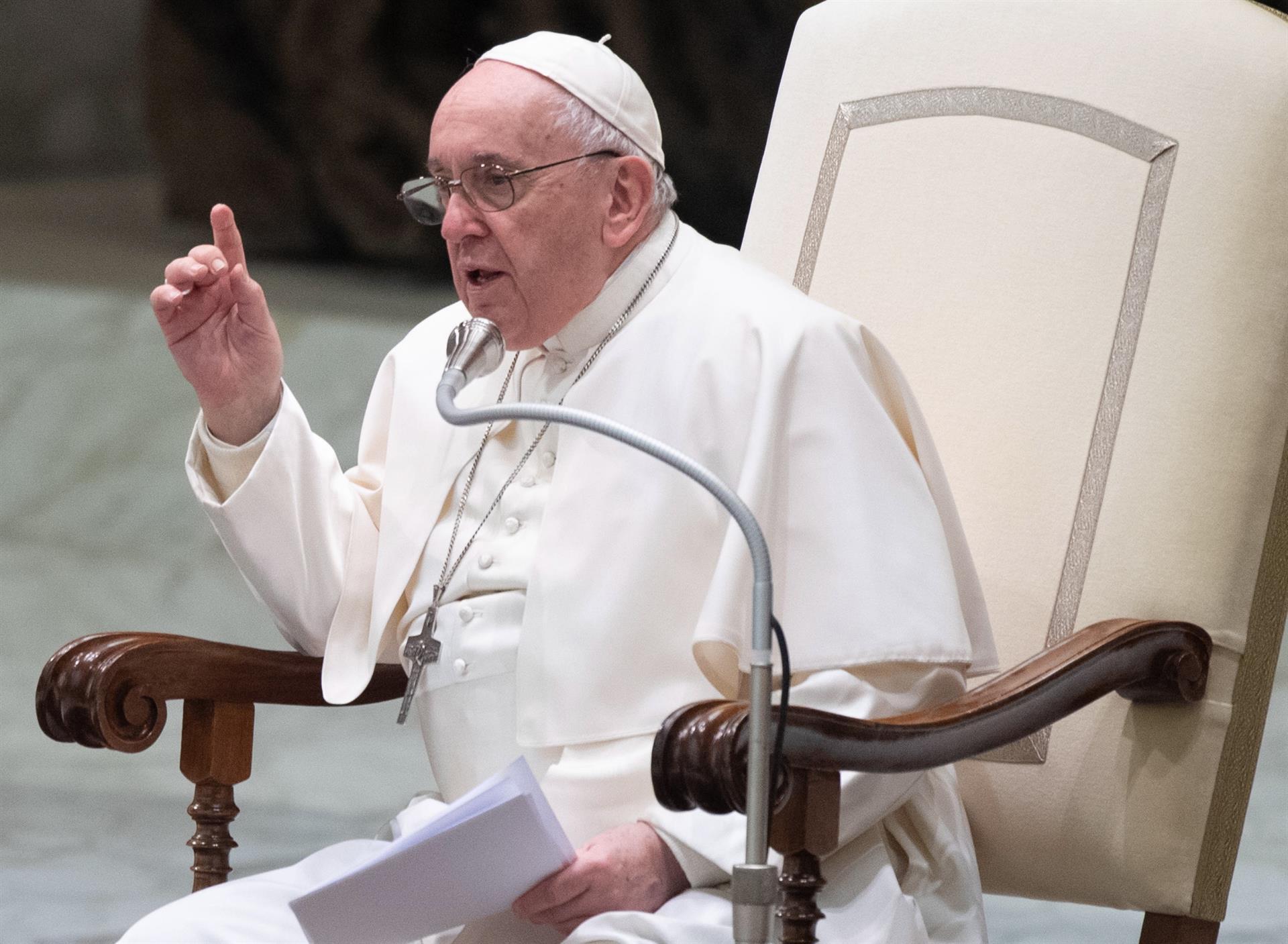 Pandemia, conflictos y tragedias: los mensajes del Papa Francisco durante su misa de Navidad