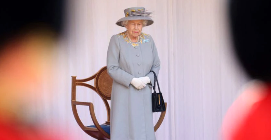 Para la reina Isabel II, 2021 fue un año de duelo y escándalos familiares