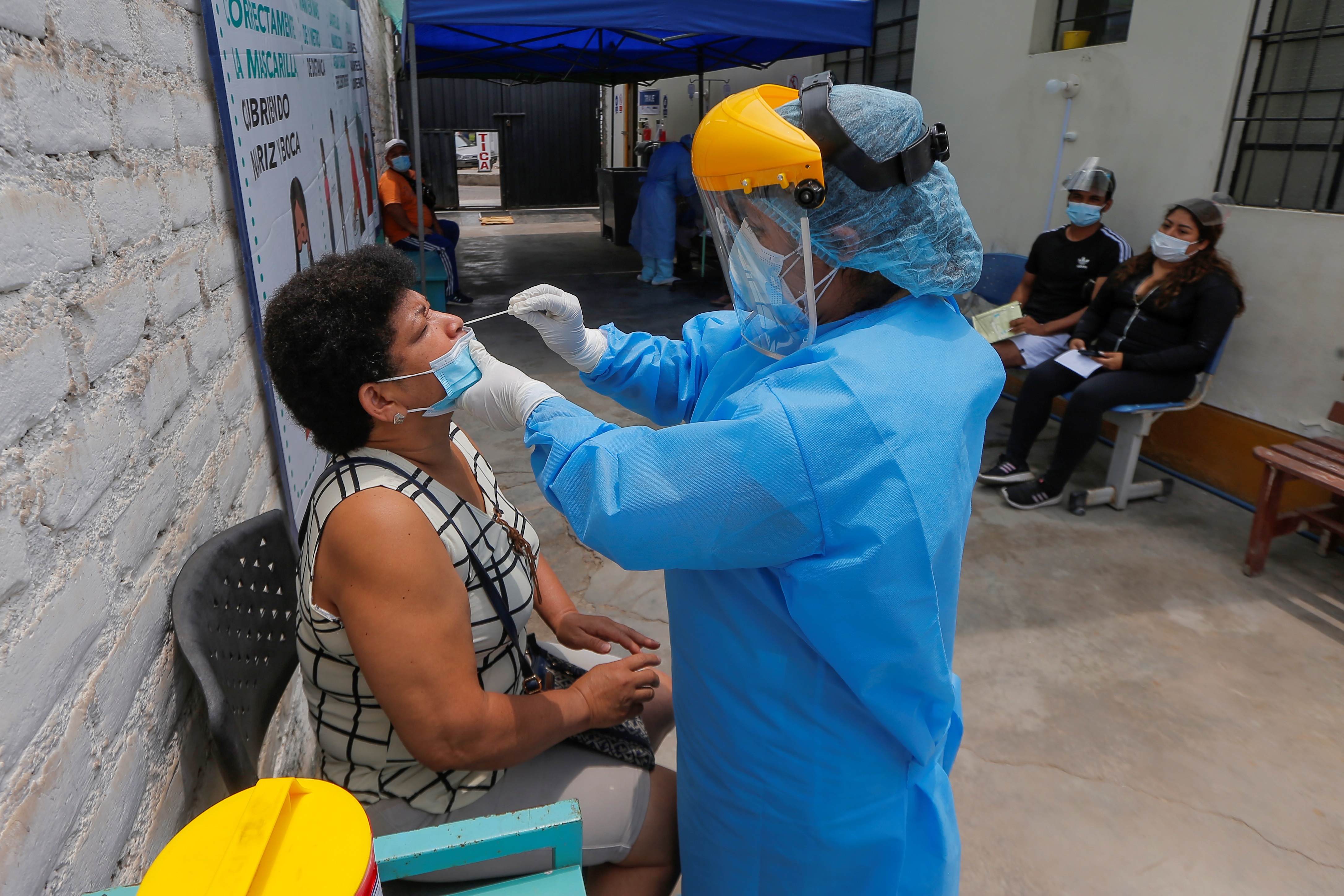 Perú advirtió sobre una tercera ola de coronavirus tras las fiestas de Año Nuevo