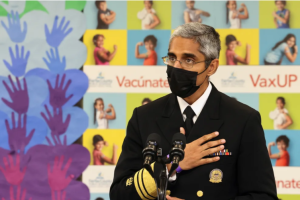 Vivek Murthy, cirujano general de EEUU: Se salvaron más de un millón de vidas por la vacunación en el último año