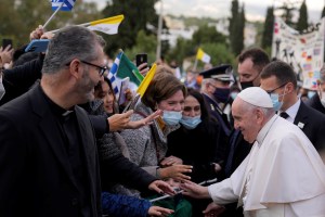 El papa Francisco en Grecia: Muchos jóvenes “son de redes sociales pero poco sociales”