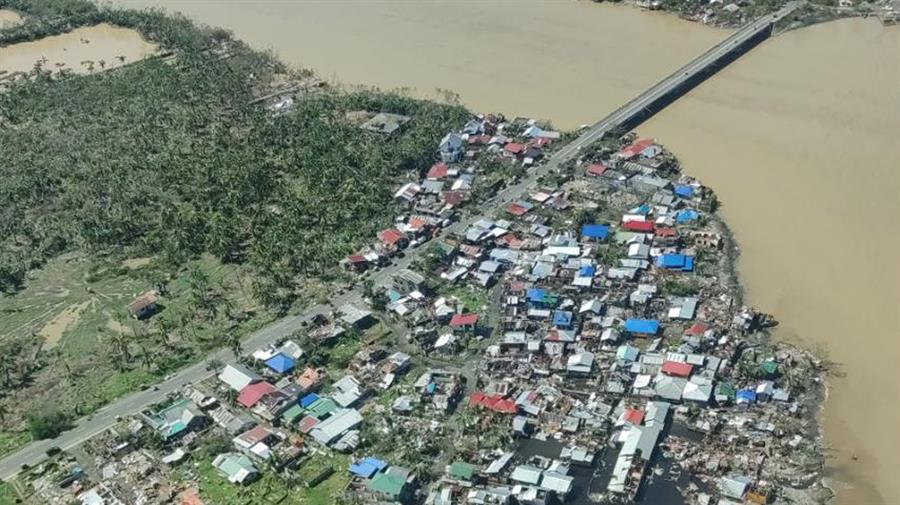 El tifón Rai pierde fuerza tras arrasar la región central de Filipinas (FOTOS)