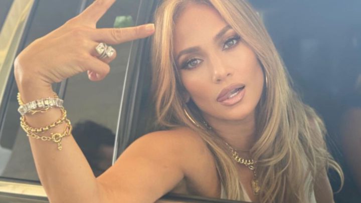 En Navidad: Jennifer Lopez se deja ver como toda una ama de casa