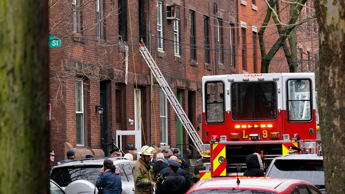 Incendio en una vivienda en Filadelfia se cobró la vida de al menos 13 personas