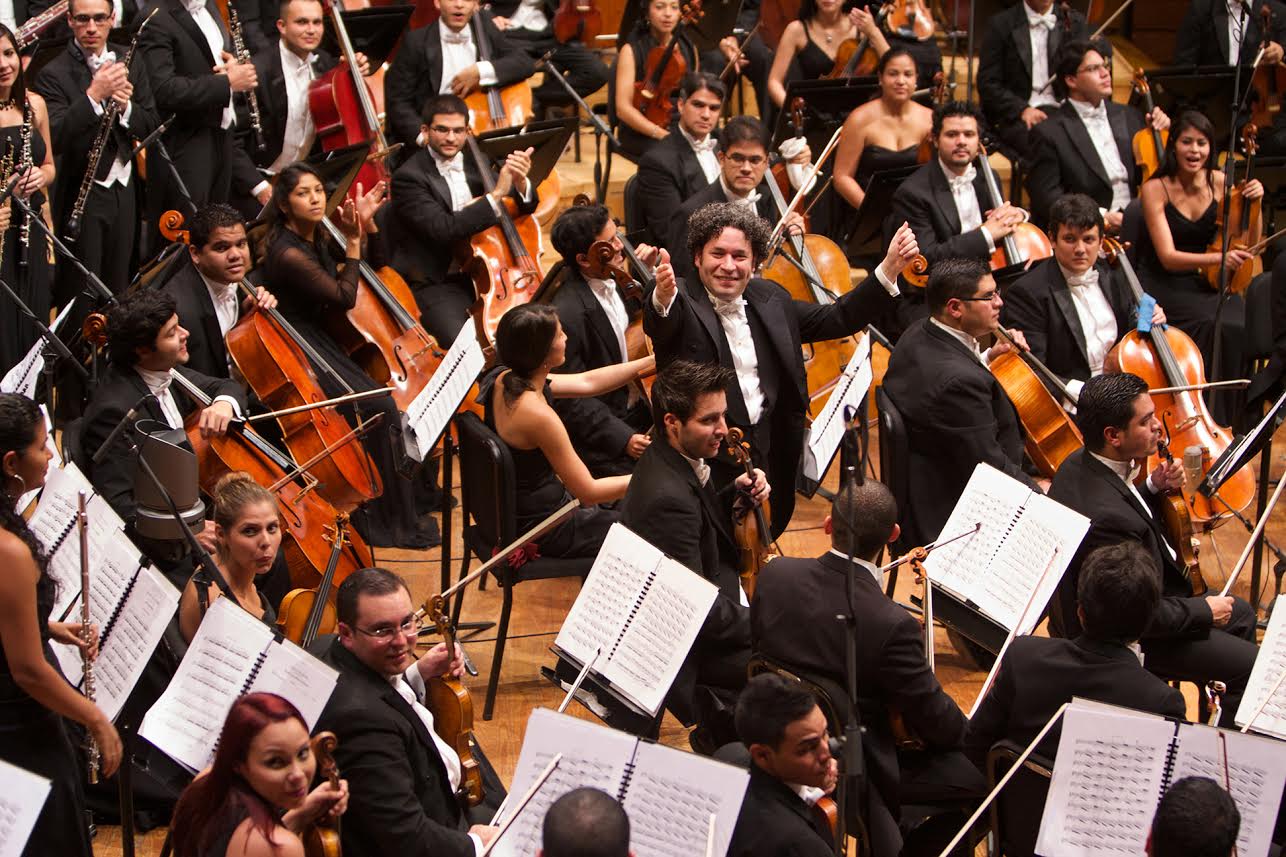 Orquesta Sinfónica de Venezuela estrenará para la TV homenaje al Tío Simón, bajo la batuta de Gustavo Dudamel este #15Ene
