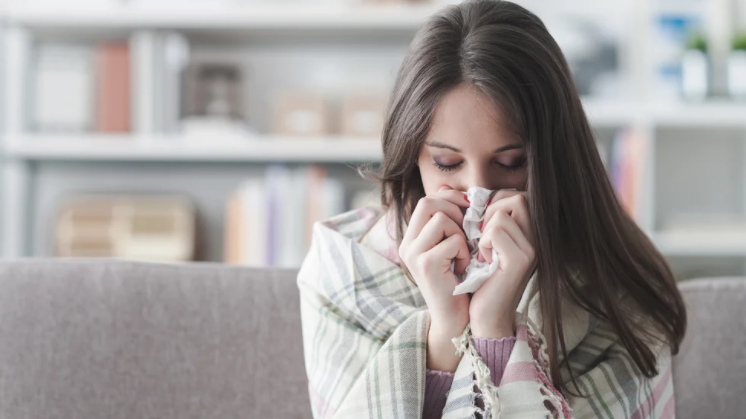 En qué se diferencian los virus del Covid-19 y de la gripe