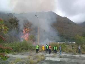 Con las uñas y sin camión de incendios, bomberos de la ULA controlaron emergencia en Mérida