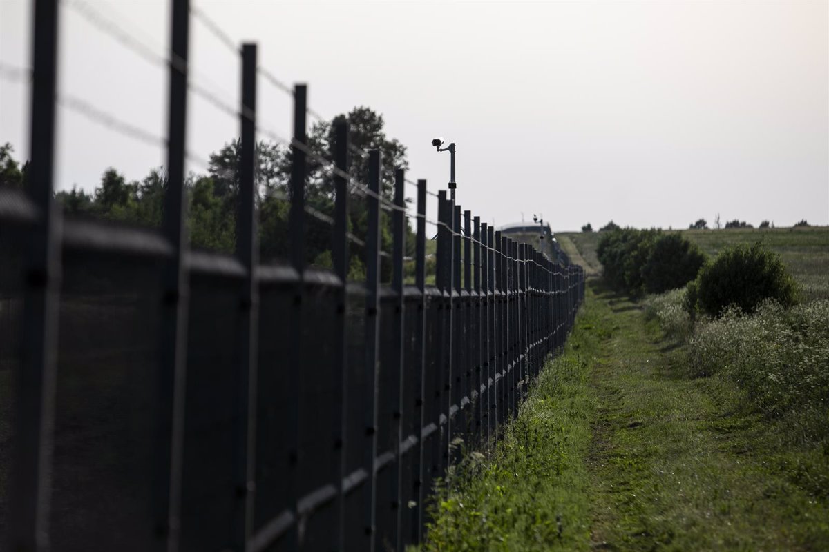 Polonia comienza construcción de muro fronterizo con Bielorrusia para controlar la migración ilegal