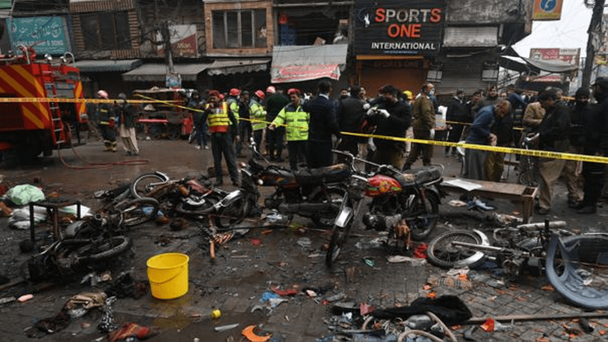 Al menos dos muertos y 16 heridos en explosión de una bomba en Pakistán