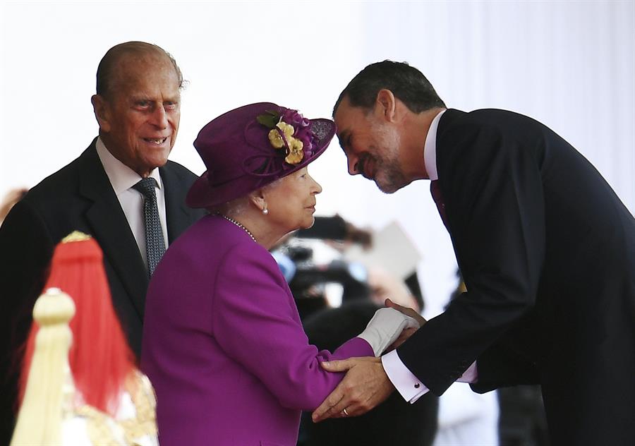 Los reyes de España felicitan a Isabel II por su Jubileo de Platino