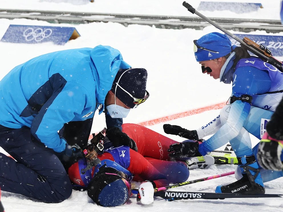 Dramática escena en los Juegos Olímpicos de Invierno: atleta se desplomó después de cruzar la meta