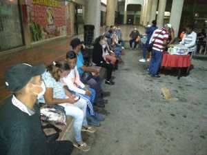 Sin agua ni aires acondicionados en centros de diálisis: el drama de los pacientes renales en Maracaibo