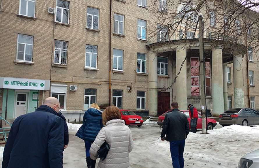 Hospitales de Ucrania detendrán hospitalizaciones pero continuarán laborando