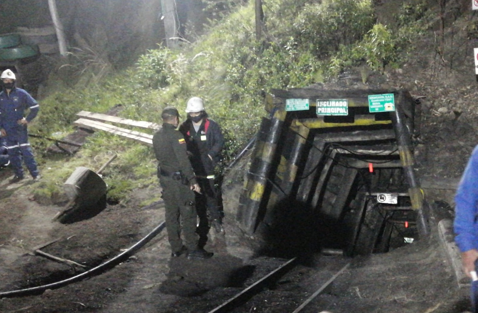 Mueren cinco trabajadores tras explosión en una mina en Colombia