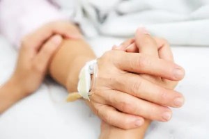 INSÓLITO: el último deseo que una mujer con enfermedad terminal le pidió a su esposo y se hizo viral
