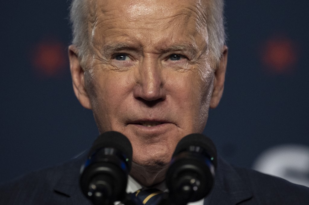 EEUU dará 500 millones de dólares más de ayuda a Ucrania, dice Biden a Zelenski