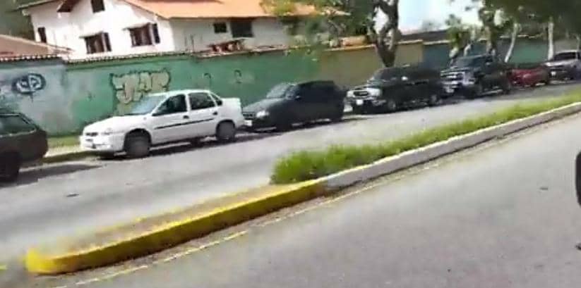 Sigue la odisea: Las colas para surtir combustible no se acaban en Mérida (VIDEO)