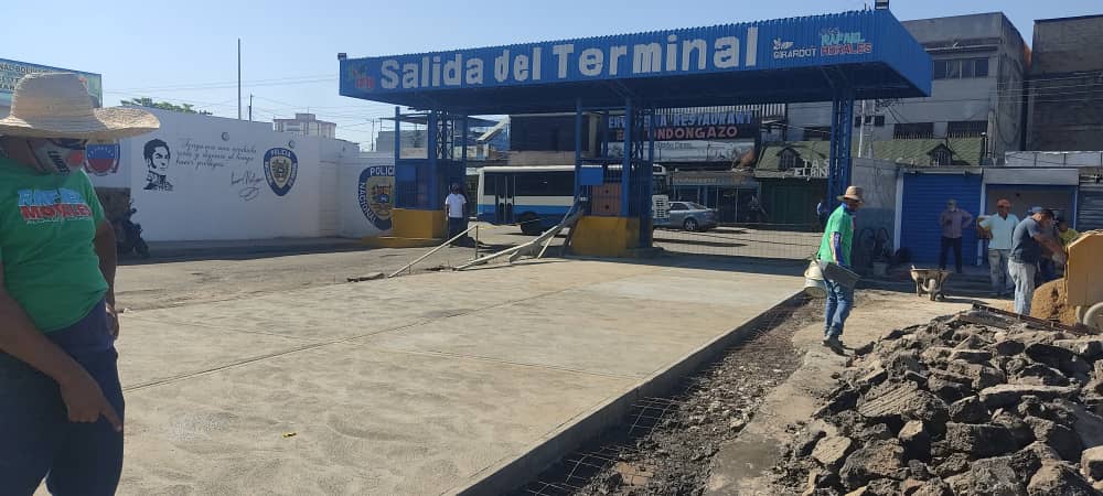 Después de años de abandono le echan “una mano” al Terminal de Maracay (FOTOS)