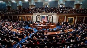 EEUU aprueba proyecto de ley de gastos que incluye más de 13 mil millones de dólares en ayuda a Ucrania (Video)