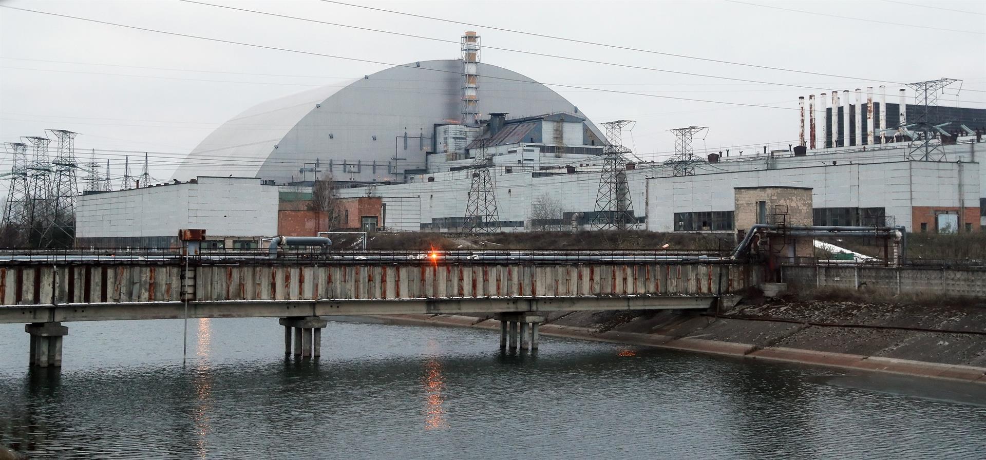 Tropas rusas comenzaron a retirarse de la central nuclear de Chernóbil