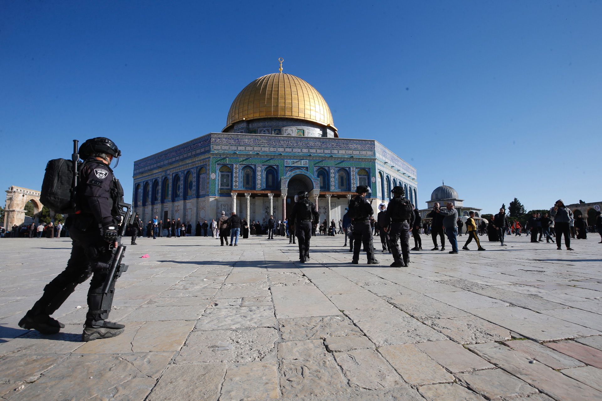 Más de un centenar de heridos en disturbios en la Explanada de las Mezquitas en Jerusalén