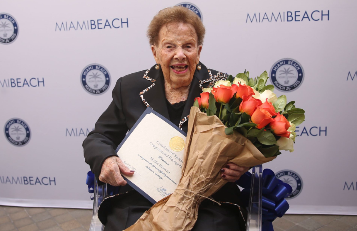 La mente es todo, dice a los 106 años una mujer que se salvó del Holocausto