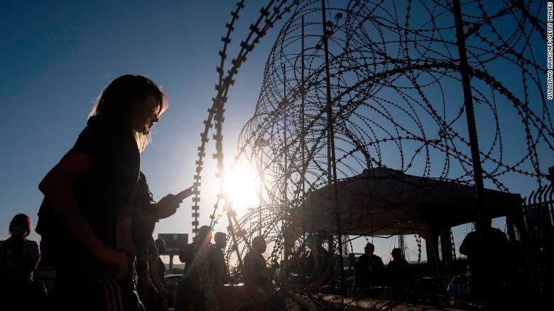 El número de ucranianos que buscan asilo en la frontera entre EEUU y México crece día a día