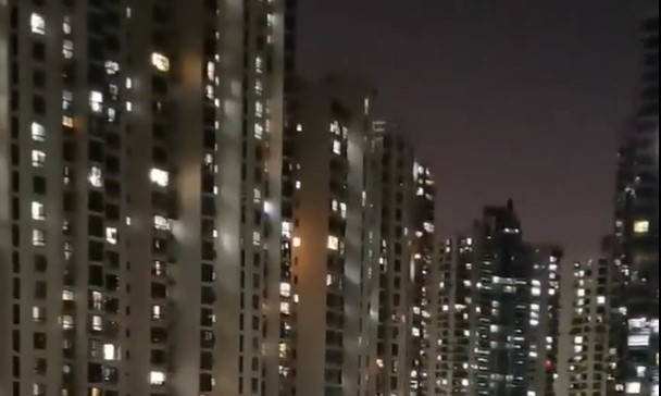 El impactante video que muestra la desesperación de los confinados en Shanghai