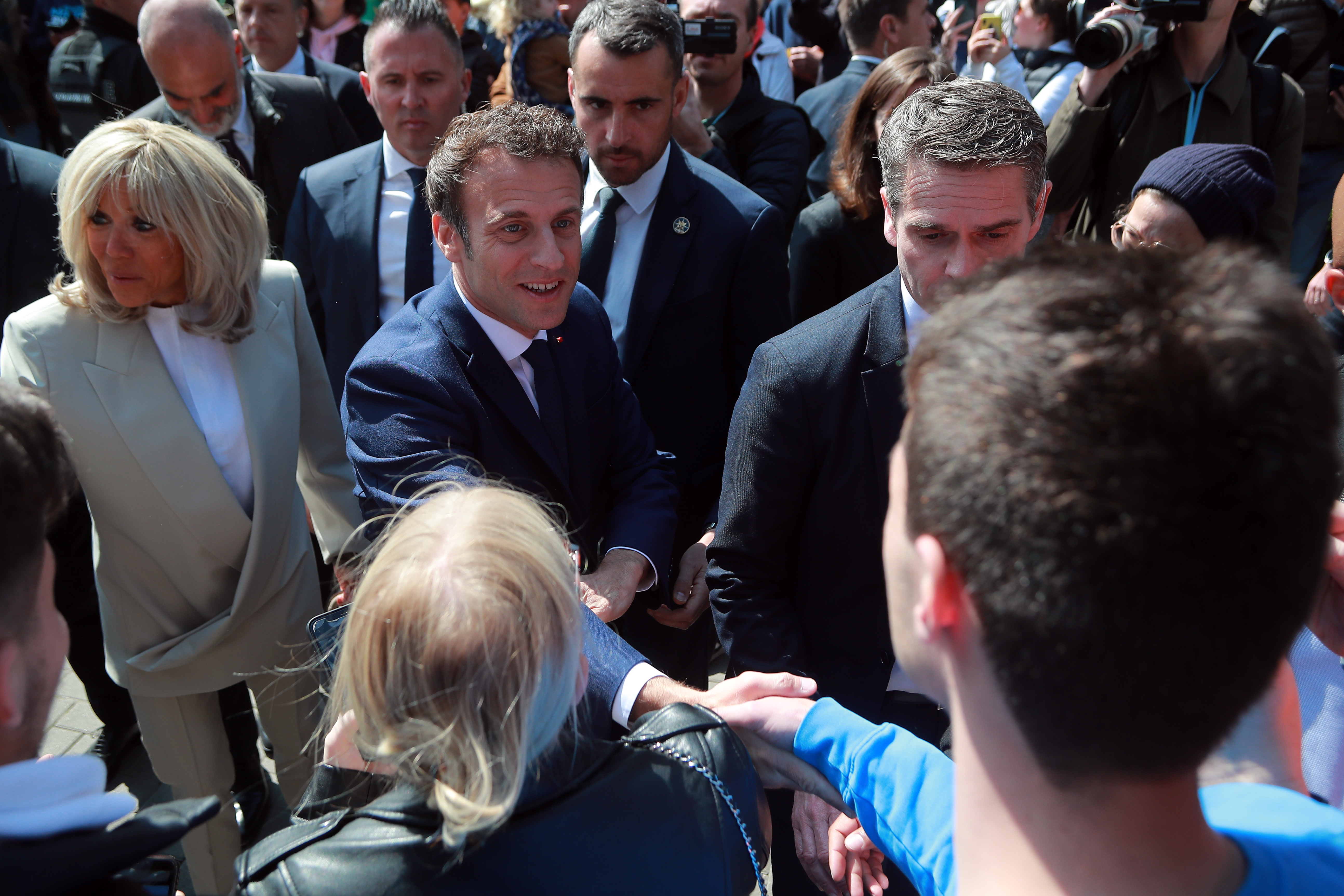 Máxima autoridad de la Comisión Europea felicitó a Macron tras su reelección como presidente de Francia
