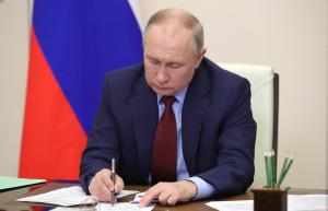 Putin asegura que Rusia cumplirá los objetivos “nobles” de proteger el Donbás