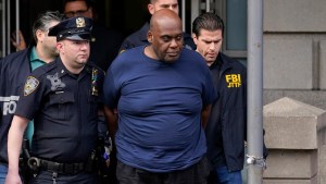 Condenan a 10 cadenas perpetuas al autor de tiroteo en metro de Nueva York en 2022