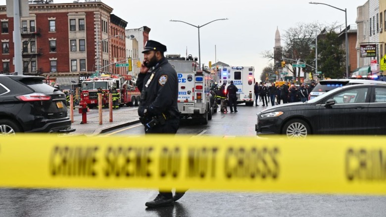 El FBI se une a la policía de Nueva York para dar con el pistolero que causó terror en el metro
