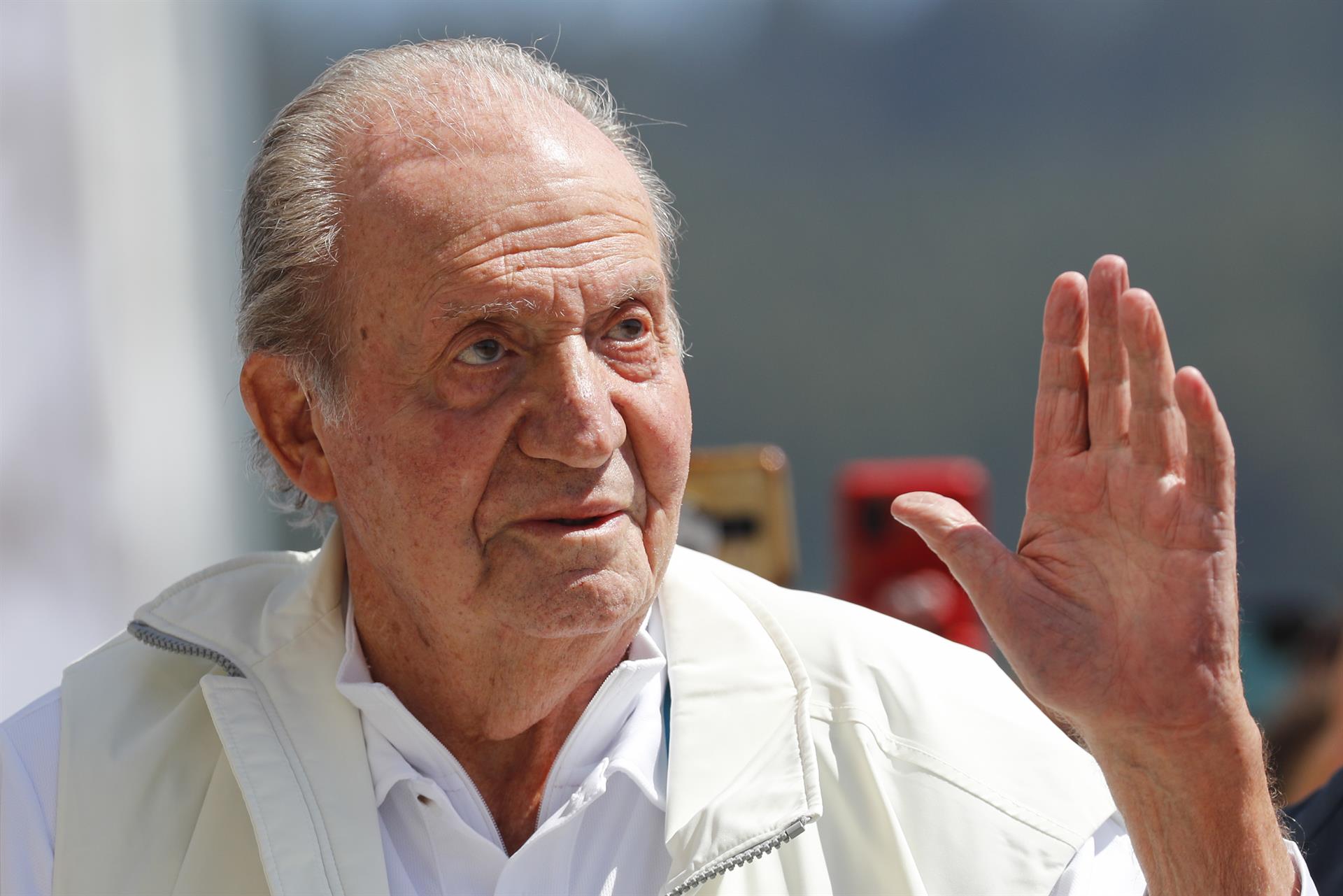 Juan Carlos I disfruta su primer día en España en medio de gran expectación (IMÁGENES)