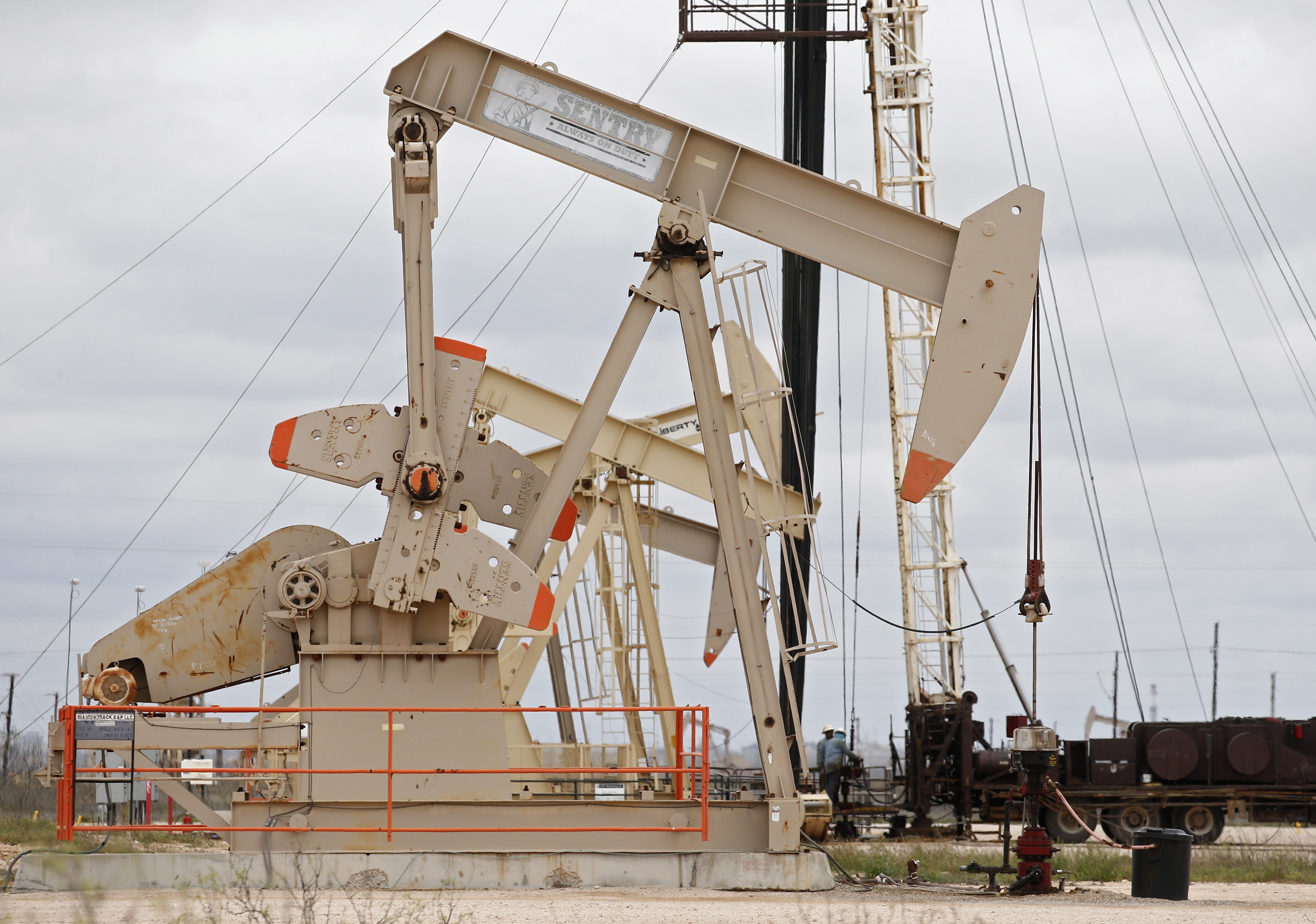 El petróleo de Texas abre con una bajada del 0,3 % hasta 113,74 dólares