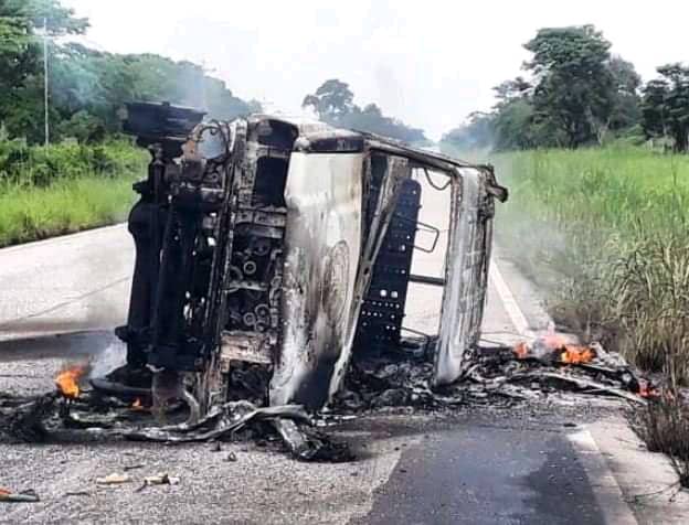 Al menos diez heridos dejó incendio de un vehículo de Protección Civil en Zulia